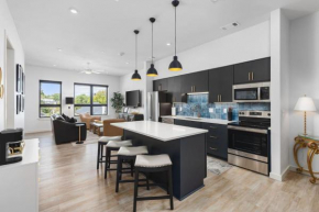 Upscale Music Row Corner Unit with Patio Rooftop with City View and Gym
